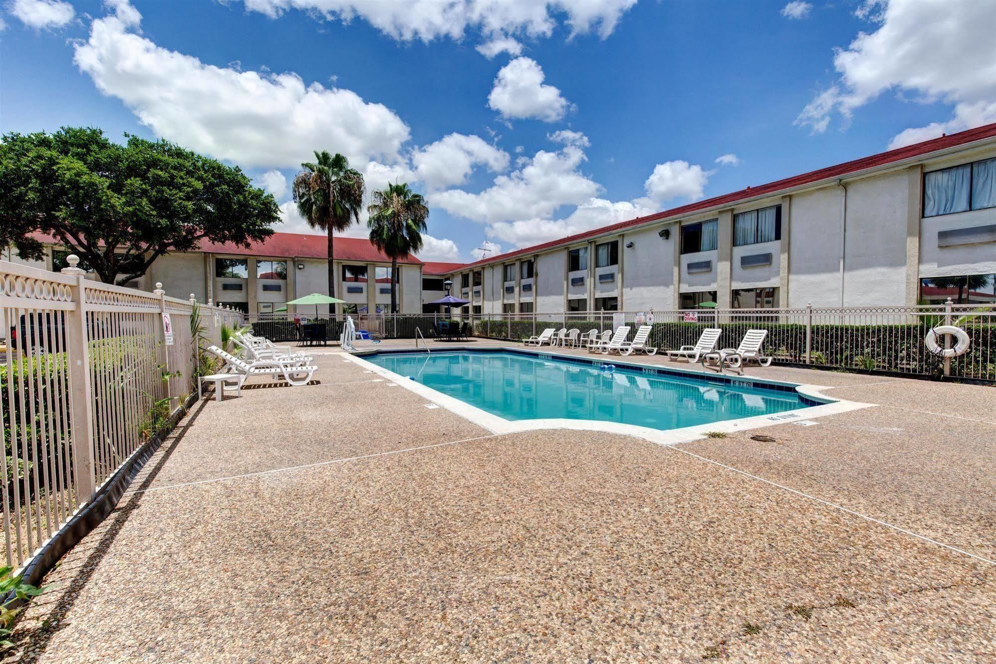 Executive Inn & Suites South Houston Extérieur photo